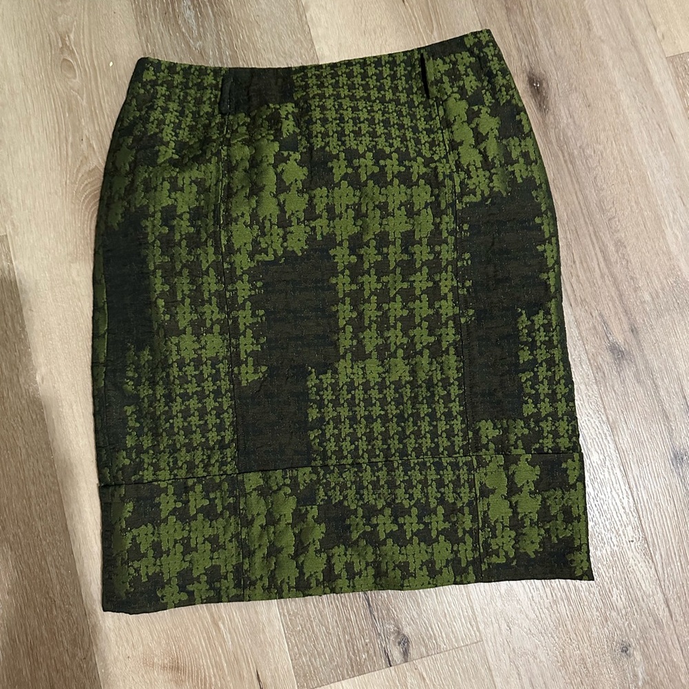 Carlisle Olive Green Textured Pencil Skirt Size 6